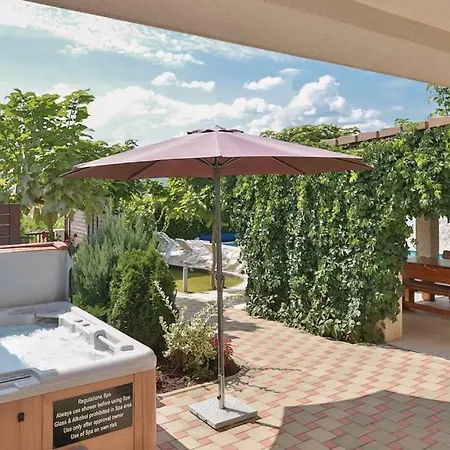 Сasa de vacaciones Vila Mihael *