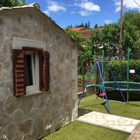 Vila Mihael Сasa de vacaciones Imotski